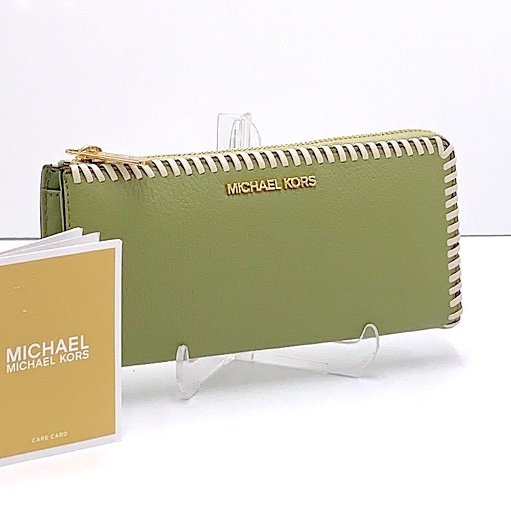 MICHAEL KORS JET SET TRAVEL LARGE THREE QUARTER ZIP WALLET LIGHT SAGE MULTI